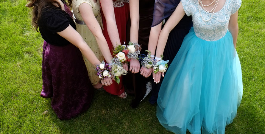 Corsages<